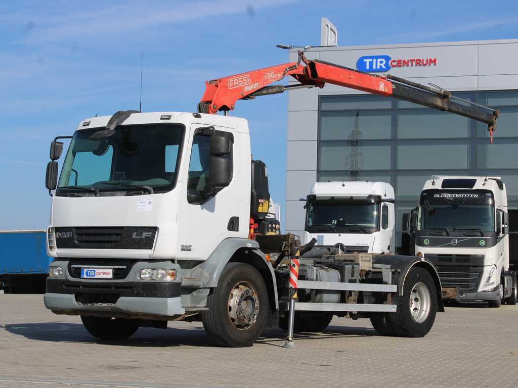 DAF LF 55.220, EURO 4, KAMERA, HYDRAULICKÁ RUKA FASSI F 80